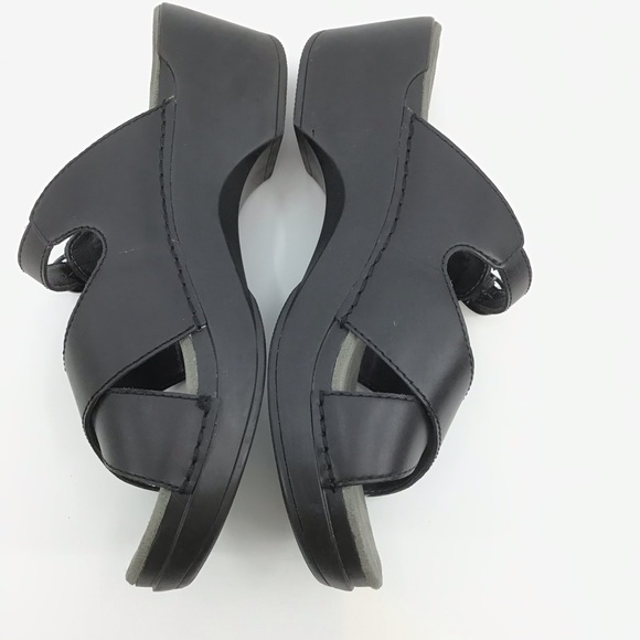 Dansko Black Leather Sela Pull Up Slide Sandal - Picture 4 of 15